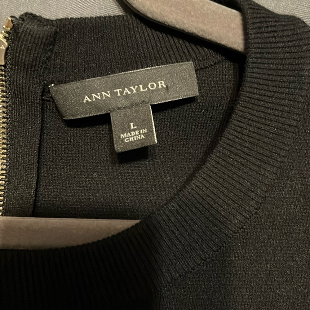 Ann Taylor Blouse - Picture 2 of 3